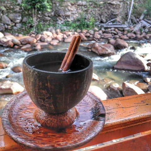 https://apps.santosjayaabadi.co.id/factoryoutlet/contents/images/lg/posts/POST_COCONUT_POUR-OVER_BREWER_SEDUH_KOPI_DENGAN_BATOK_KELAPA_(20190506041829).jpg