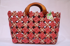 https://apps.santosjayaabadi.co.id/factoryoutlet/contents/images/lg/products/PRODUK_Kerajinan_Sachet_Handbag_Pesta_Mocca_(20171214021450).jpg